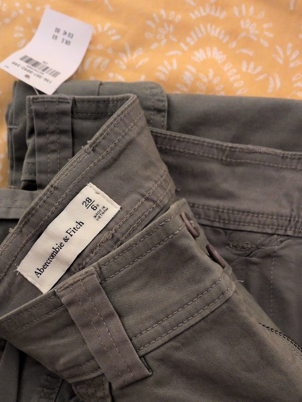 Abercrombie & Fitch Women's Olive Green Cargo Pants - Wide-legged (28/6R) NWT